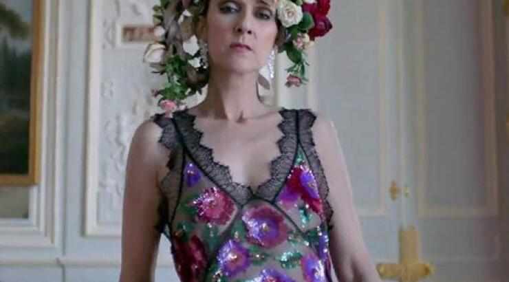 H Celine Dion αποθεώνει την υψηλή ραπτική μέσα από ένα βίντεο της Vogue