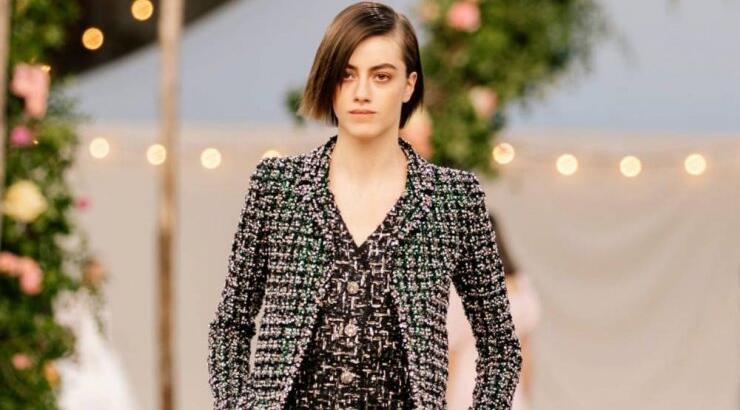 Η τάση που είδαμε στο show υψηλής ραπτικής του οίκου Chanel και μπορείς να την υιοθετήσεις από τώρα