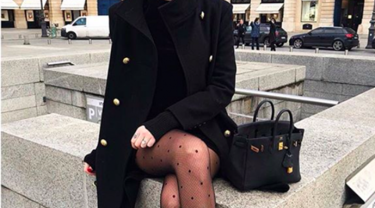 H στιλιστική λεπτομέρεια στο total black outfit της Chiara Ferragni που πρέπει να υιοθετήσεις