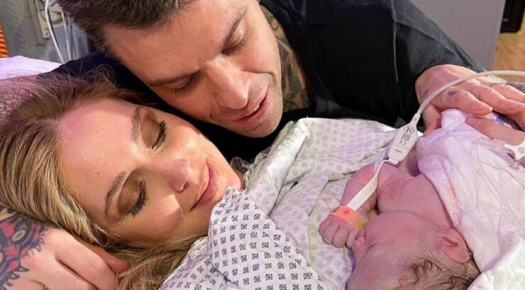 Chiara Ferragni – Fedez: Οι συγκινητικές εικόνες τα πρώτα λεπτά μετά τον τοκετό! 