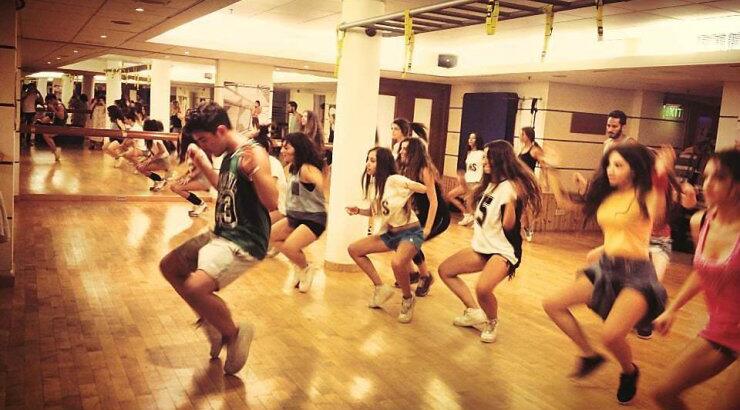 Μικροί και μεγάλοι χόρεψαν ενάντια στα ναρκωτικά