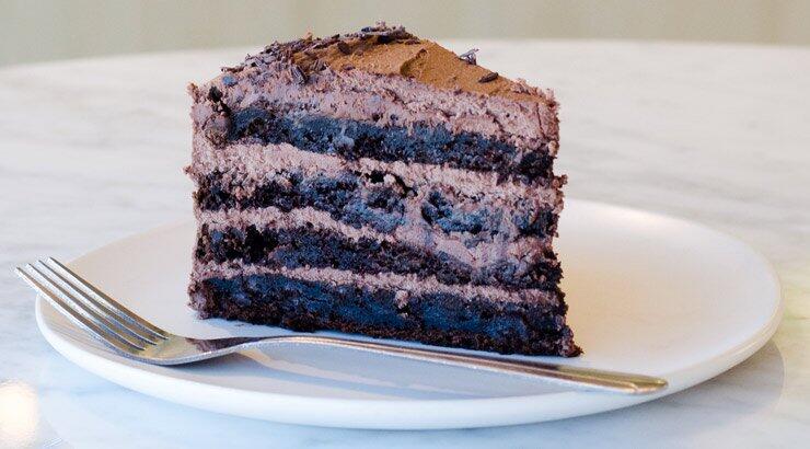 Tούρτα σοκολάτας με κομμάτια σοκολάτας!