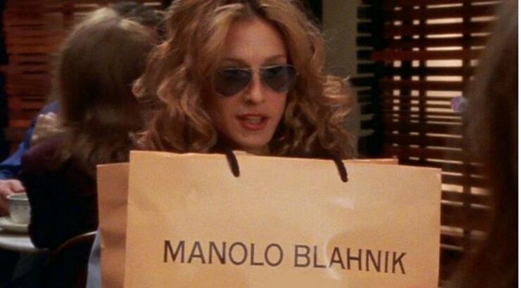 Ο αγαπημένος σχεδιαστής της Carrie Bradshaw έκλεισε το κατάστημά του στη Νέα Υόρκη