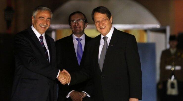 Επαναρχίζουν την Παρασκευή οι συνομιλίες για το κυπριακό