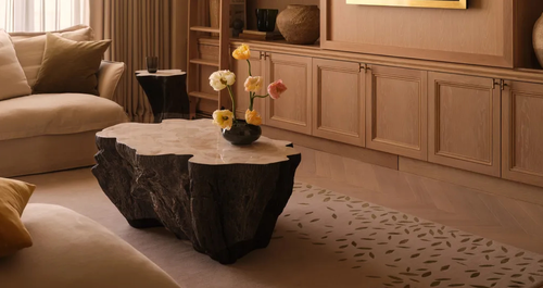 Πόσο styling χρειάζεται το τραπεζάκι του σαλονιού; (και πώς να το κάνετε σωστά)