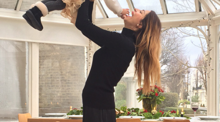 Η μικρή Αριάδνη μαθαίνει τα χρώματα και είναι απόλαυση! [βίντεο]