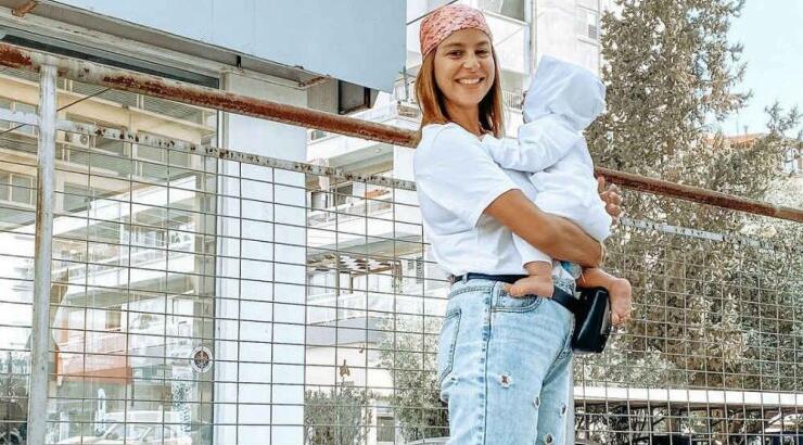 Κωνσταντίνα Ευριπίδου: Με νέο hair look έκανε τις βουτιές της στη θάλασσα