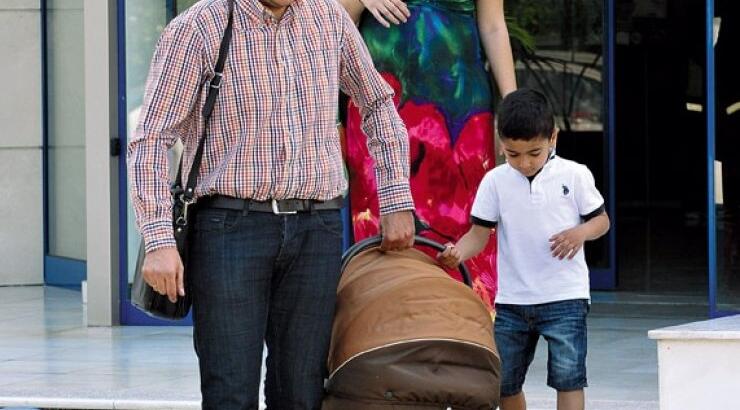 Κωνσταντίνος - Μαρία Κωνσταντίνου: Στο σπίτι με τη νεογέννητη κόρη τους