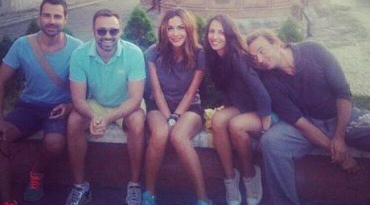 Βανδή-Καπουτζίδης: Περιμένοντας το λεωφορείο!