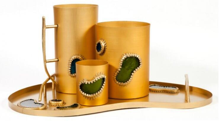 Μια εκκεντρική συλλογή για το μπαρ και την πισίνα του Miami Beach Edition hotel