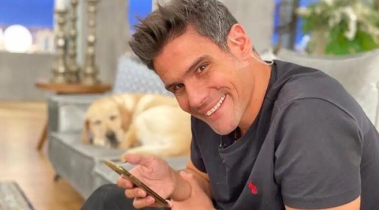 Δημήτρης Ουγγαρέζος: Το νέο look του παρουσιαστή με μουστάκι! [εικόνα]