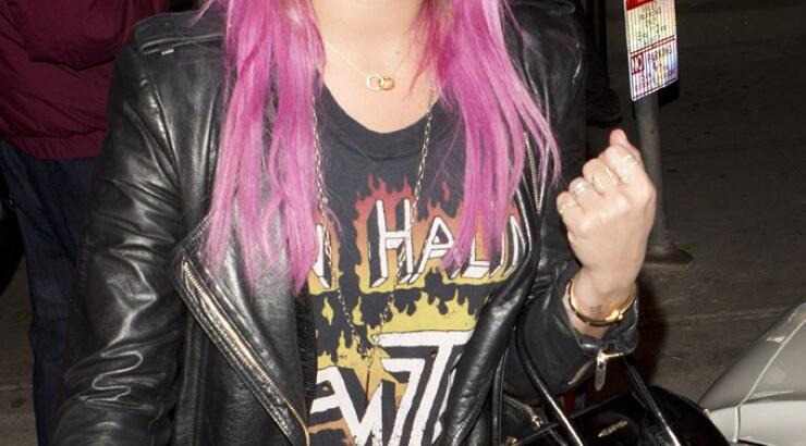 Τα έβαψε…φούξια! Δείτε ποια διάσημη τραγουδίστρια 