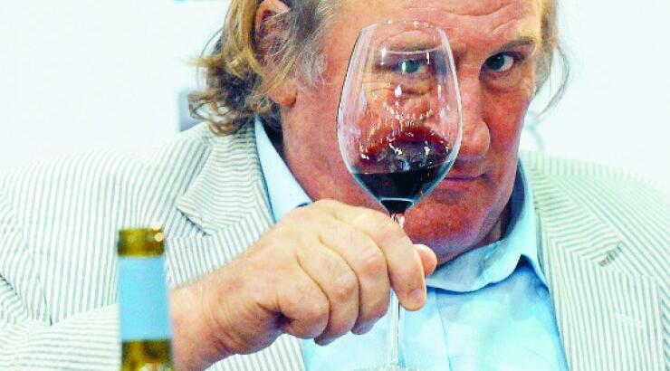 Ιδιοκτήτης καφέ ο Ντεπαρντιέ στη Ρωσία