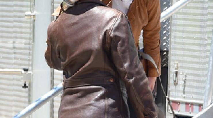 Το παθιασμένο φιλί του Johnny Depp με την αρραβωνιαστικιά του [εικόνες]