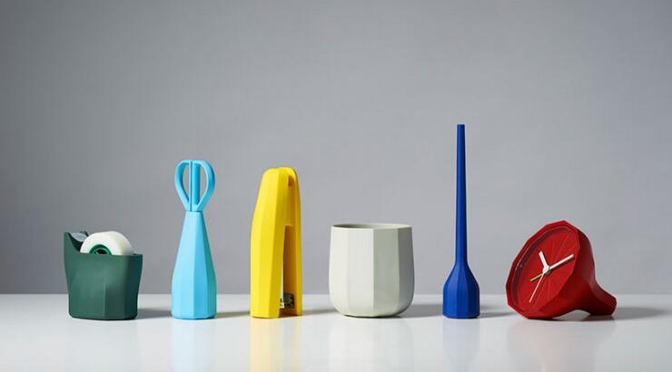 Μαλακά πάνω στο γραφείο!