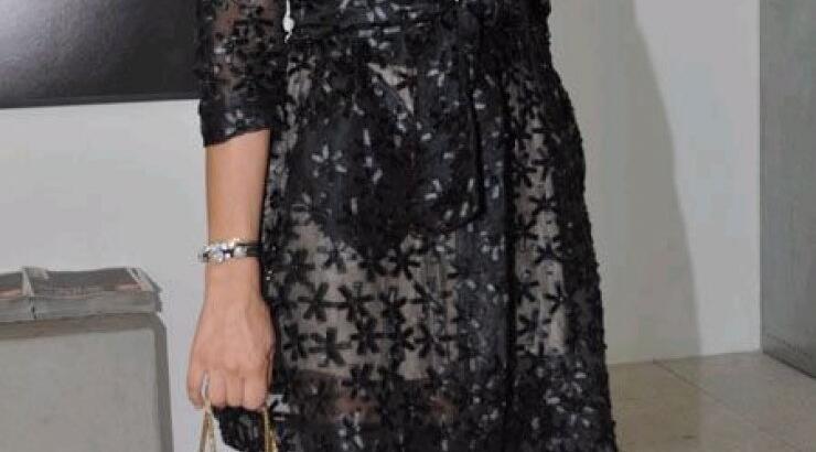 Ραμόνα Φίλιπ: Ξανά μετά από πέντε χρόνια με το ίδιο φόρεμα! [εικόνες]