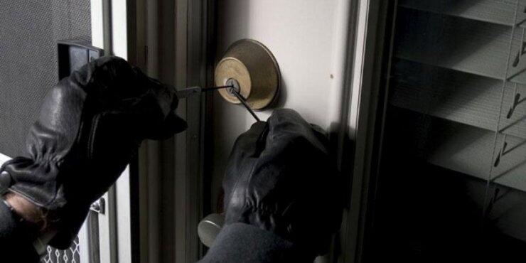 Σύλληψη δύο αστυνομικών για διάρρηξη και χρηματισμό 