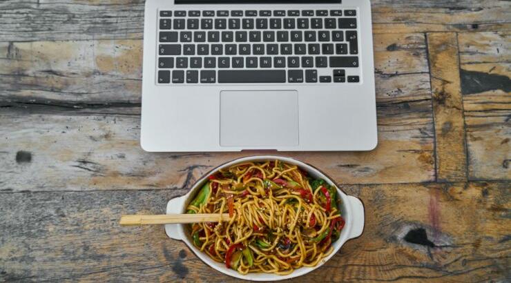 Τηλεργασία και διατροφή: Τι πρέπει να προσέχουμε