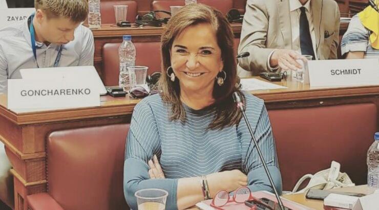 Ντόρα Μπακογιάννη: Η υπέροχη φωτογραφία που ανήρτησε στα social media με τα εγγόνια της από την Κύπρο