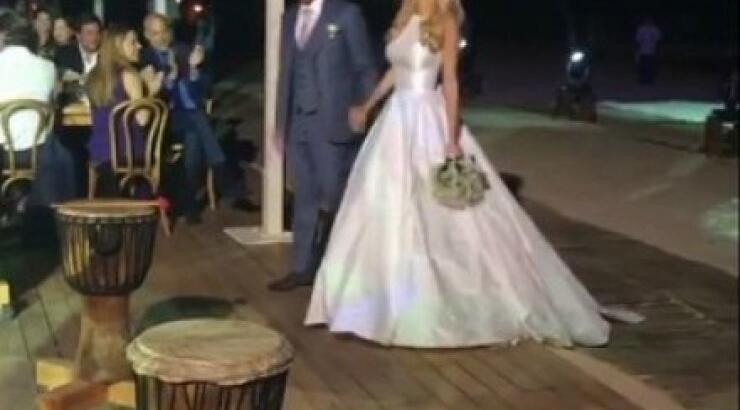 Η πρώτη δημόσια εμφάνιση ζευγαριού της ελληνικής showbiz στον γάμο Νομικού – Θεοδωρίδη!