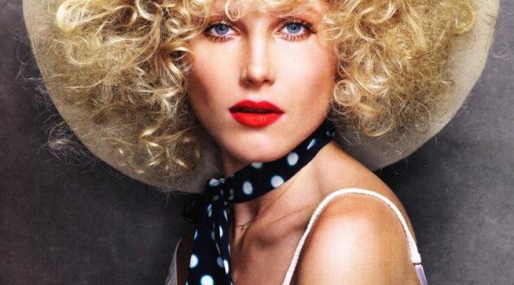 Η 26χρονη δισέγγονη του Χεμινγουέι ζαλίζει με την ομορφιά της τον κόσμο της μόδας [εικόνες] 