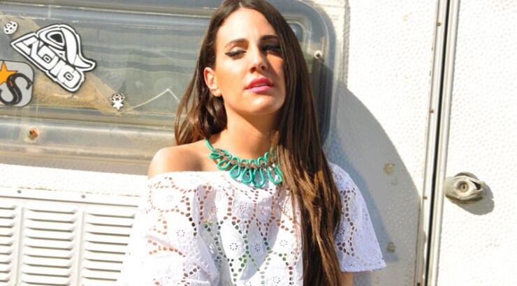 O Μιχάλης Χατζηγιάννης μας συστήνει τη Μαλού