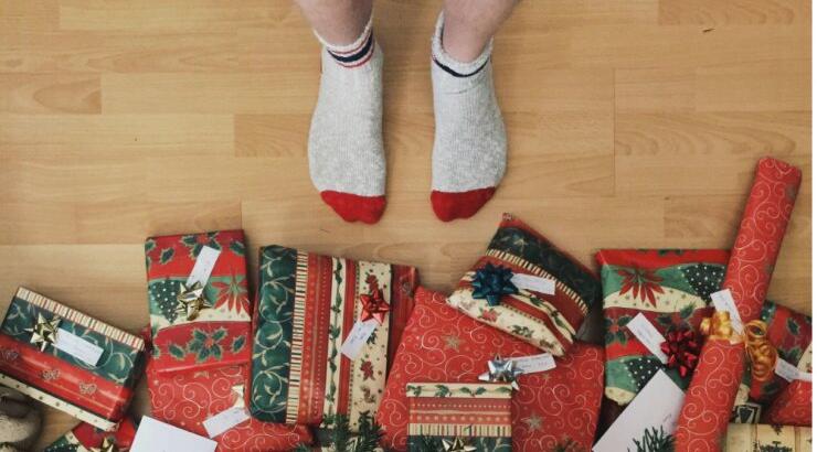 Πόσα δώρα είναι αρκετά για τα παιδιά σας τις ημέρες των γιορτών;