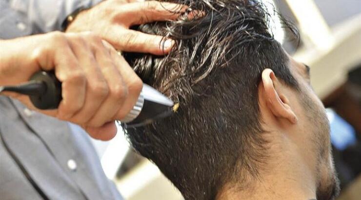 Ο Δήμος Αναστασιάδης κουρεύτηκε για το στρατό!