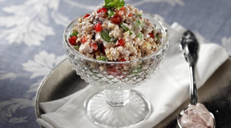 Σαλάτα με πλιγούρι και σάλτσα Philadelphia