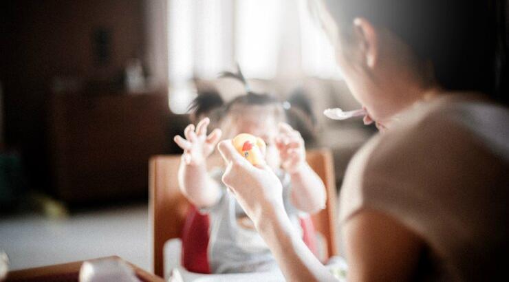 Πρέπει να ταΐζουμε το μωρό συγκεκριμένη ποσότητα ή να το αφήνουμε να τρώει μόνο του όσο θέλει;