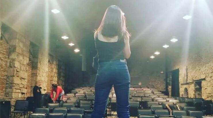 Επώνυμη Ελληνίδα: "Σχεδόν κάθε μέρα δέχομαι προτάσεις γάμου στα social media" [βίντεο]