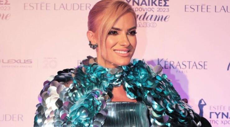 Έφη Παπαϊωάννου: Σου δείχνει πως να ντυθείς στο ρεβεγιόν