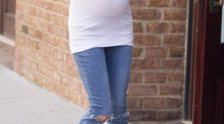 Η έγκυος star που έχει ξεσηκώσει θύελλα αντιδράσεων