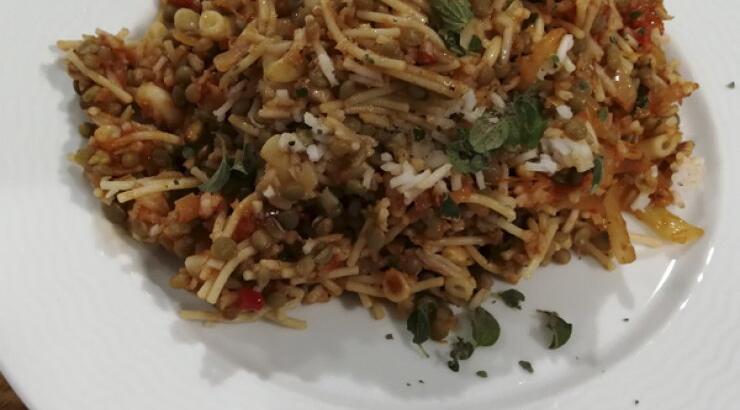 Το Αιγυπτιακό Φακόρυζο με Σάλτσα Ντομάτας