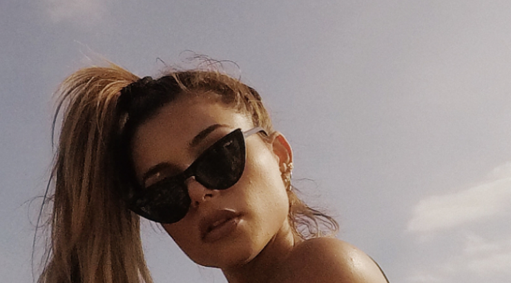 Η Ελευθερία Ελευθερίου φόρεσε στρινγκ στην παραλία και τρέλανε του λουόμενους! [εικόνες]