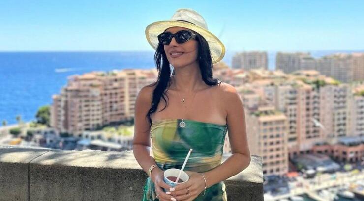 Έλενα Θεοδώρου: Ποζάρει στη διάσημη Piazza Del Duomo με Barbie outfit [εικόνες]