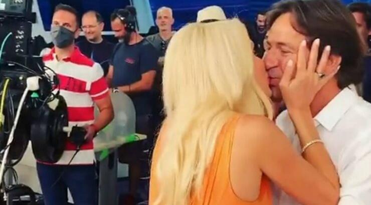 Ελένη Μενεγάκη: Η φωτογραφία με τον Μάκη της την ημέρα που ανακοίνωσε την αποχώρησή της από την τηλεόραση