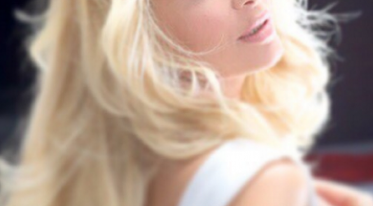 Πετάνε την Ελένη Μενεγάκη έξω από το σπίτι της!