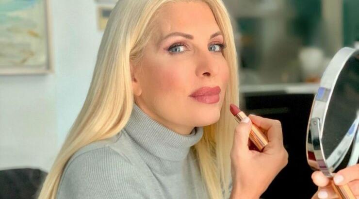 Η Ελένη Μενεγάκη έκανε το πιο elegant office-look με δυο basic-items