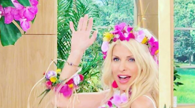 Ελένη Μενεγάκη: Μας έβαλε στο καμαρίνι της εκπομπής της! [βίντεο]