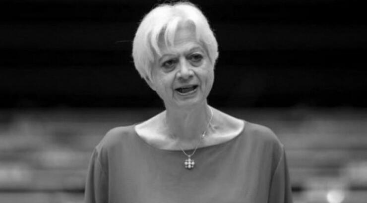 Ελένη Θεοχάρους: Η σπάνια εξομολόγηση για την προσωπική της ζωή μετά τον θάνατο του συζύγου της