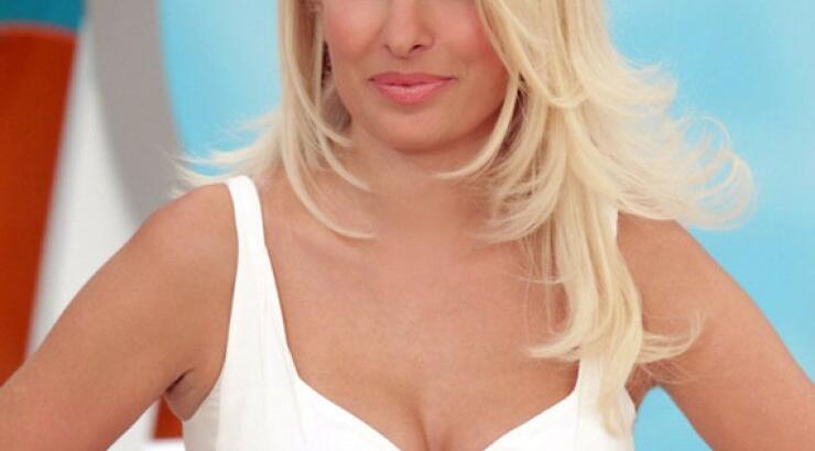 Η Μενεγάκη δηλώνει πως δεν ονόμασε τον γιο της από τον πατέρα του Δημήτρη Βήχου