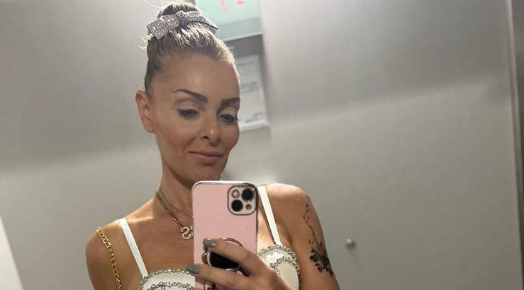 Η Έλια Ιωαννίδου έκανε topless στο εξωτερικό και "έπεσε" τυχαία σε Κύπριους [βίντεο]