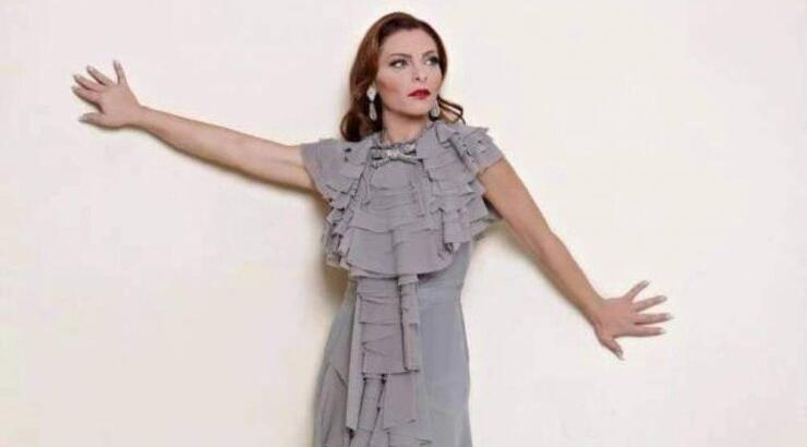 Έλια Ιωαννίδου: Αγκαλιά με τον σύντροφό της και την κόρη τους [εικόνα]