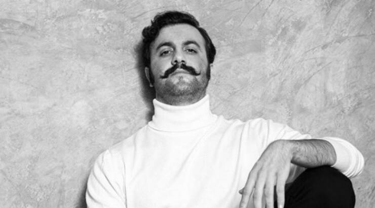 Ηλίας Ανδρέου: Ο ηθοποιός της "Γαλάτειας" αποχωρίστηκε το ιδιαίτερο μουστάκι του μετά από καιρό!