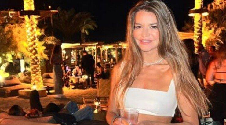 Ελίνα Θεοδότου: Έτσι γιόρτασε τα γενέθλιά της – Έσβησε την τούρτα αγκαλιά με τον γιο της