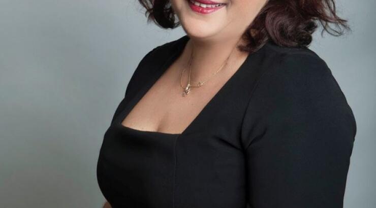 Αγνώριστη η Ελισάβετ Κωνσταντινίδου στην πρώτη της τηλεοπτική εμφάνιση!