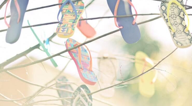 Οι Havaianas γεμίζουν παιχνιδιάρικα prints & έντονα χρώματα