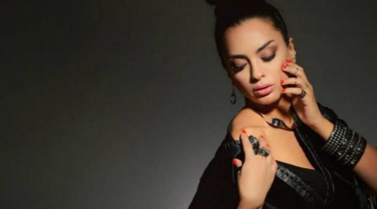 Ελπίδα Ιακωβίδου: Καλεσμένη εμφανίστηκε με το ίδιο φόρεμα με την παρουσιάστρια!