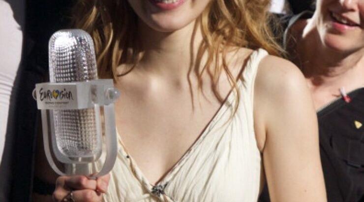 Δείτε τη νικήτρια της Eurovision με περιττά κιλά!